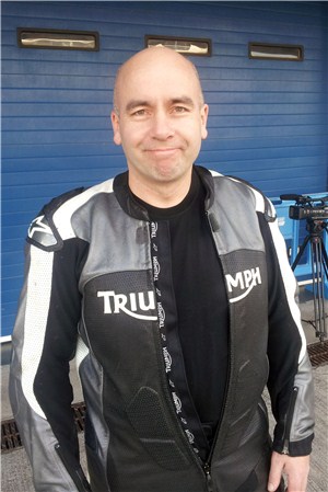 Interview de Simon Warburton, responsable de la production Triumph